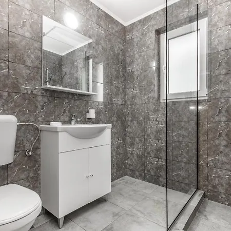 Pensiunea Sasha 艾福雷诺德